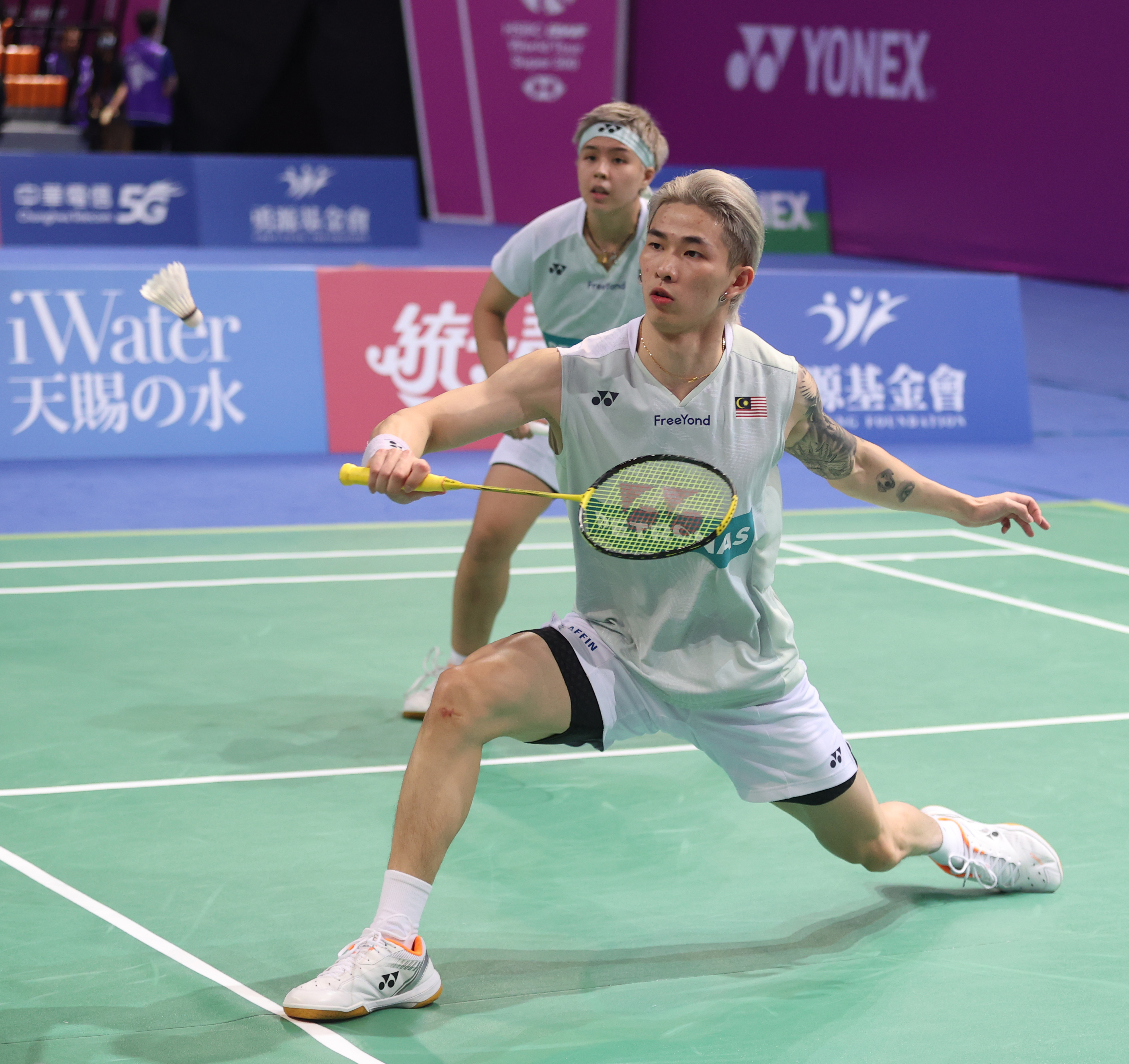 (圖)Chen Tang-jie (front) and Toh Ee- wei (back) fighting hard amidst the thunderous applause of fans at the Yonex Taipei Open 2023 (provided by the Chinese Taipei Badminton Association).